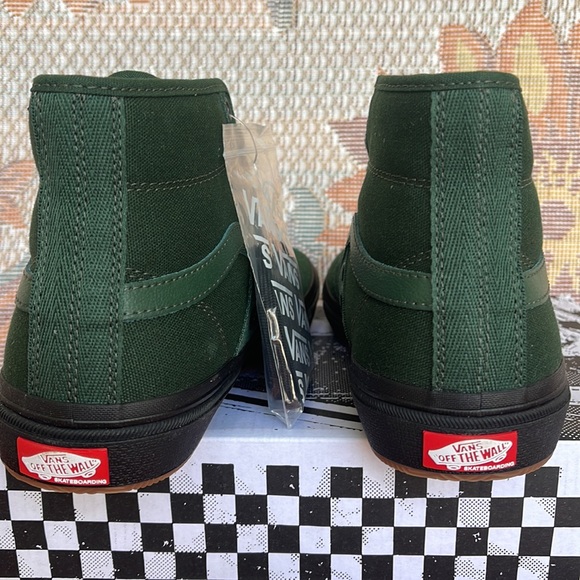 Vans Men’s Crockett High
Dark Green/Black
VN0A5JIG3MZ
sneakers - Picture 14 of 16